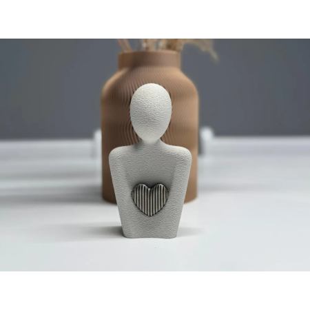 Figro|Statue Dame med Hjerte - Lady with Heart Statue